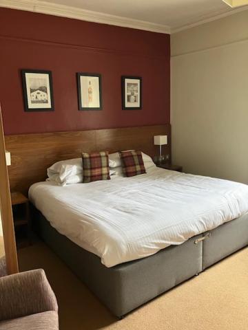 Eagle Hotel Дорнох Екстериор снимка
