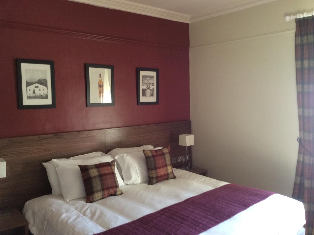 Eagle Hotel Дорнох Екстериор снимка